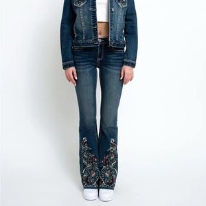 NWT Grace in LA flair jean with embroidered detail
